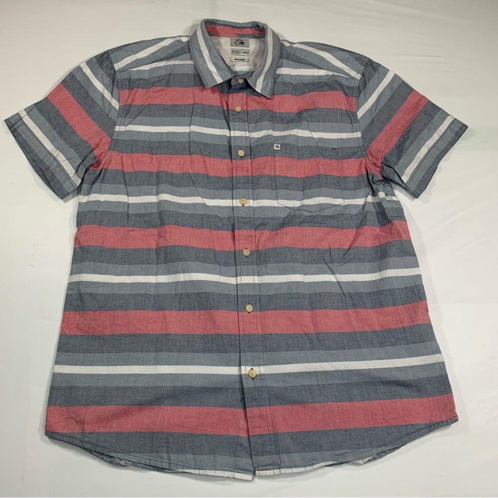 Quiksilver Men's Striped Button down short sleeve shirts size Medium